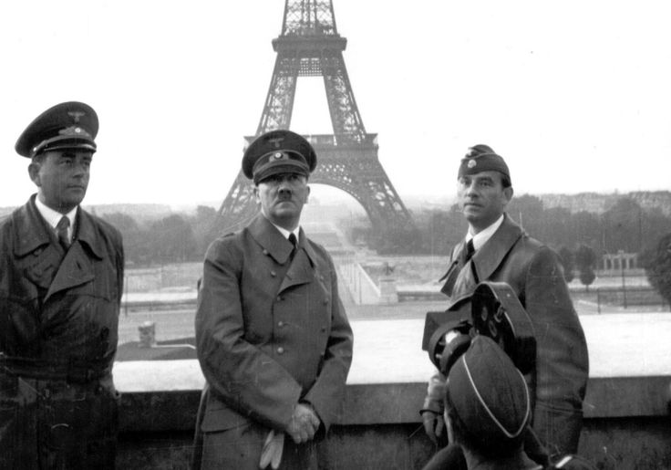 hitler-in-paris.jpg