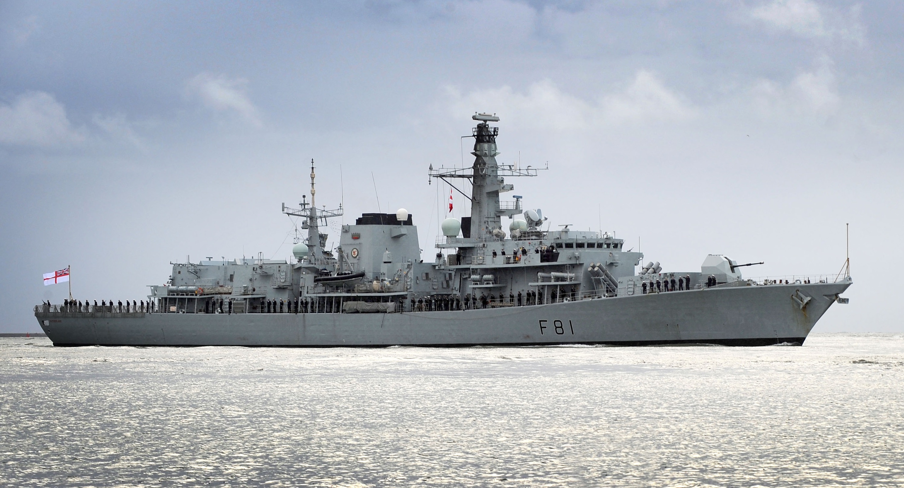 HMS_Sutherland_(F81)_MoD (1).jpg