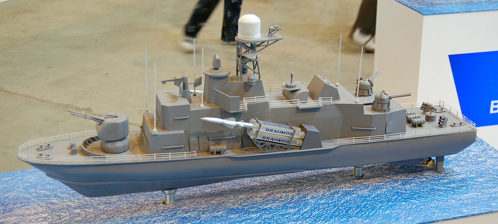 India-BrahMos_missile_boat_maquette_MAKS2009.jpg