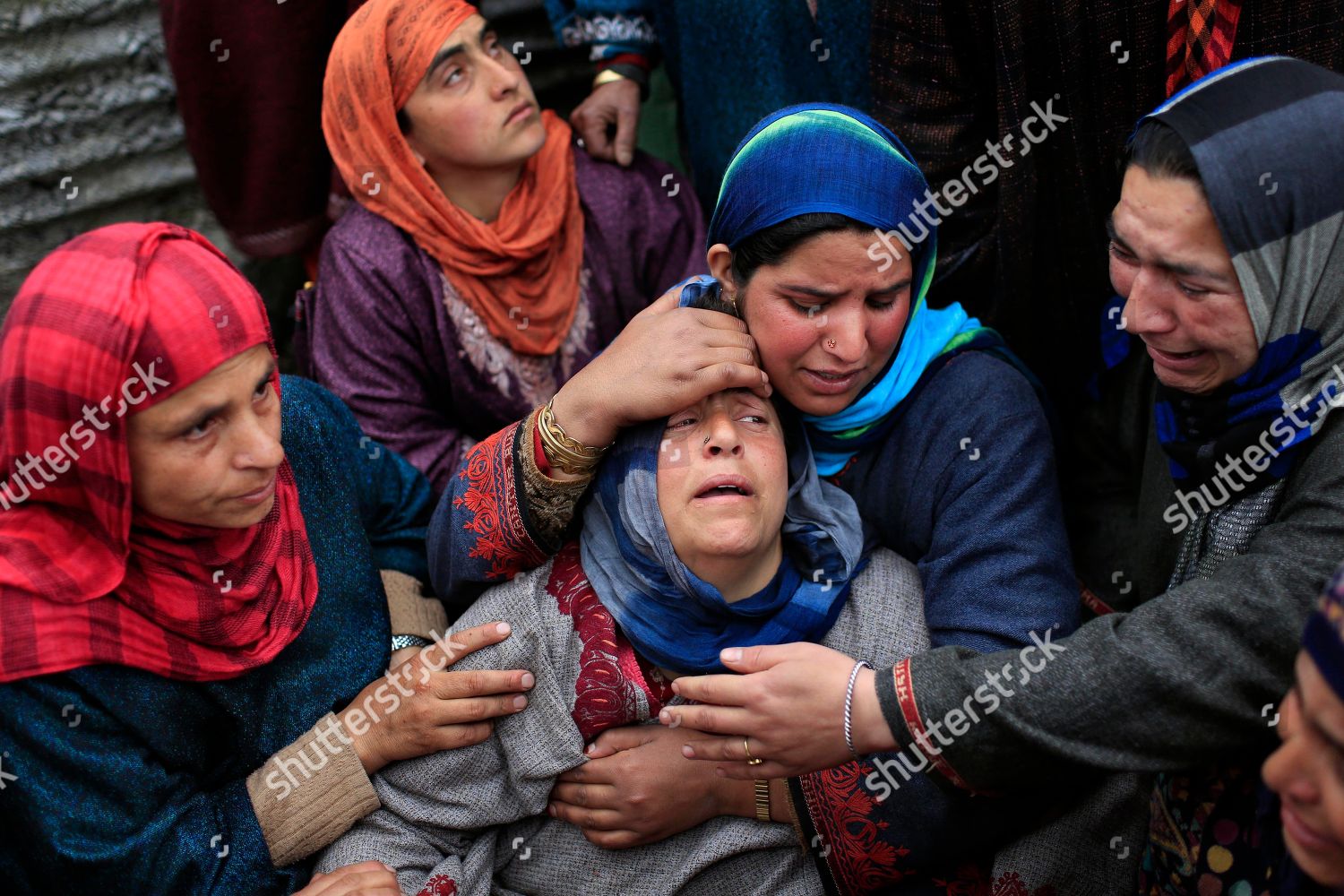 india-kashmir-killing-shutterstock-editorial-6776573e.jpg