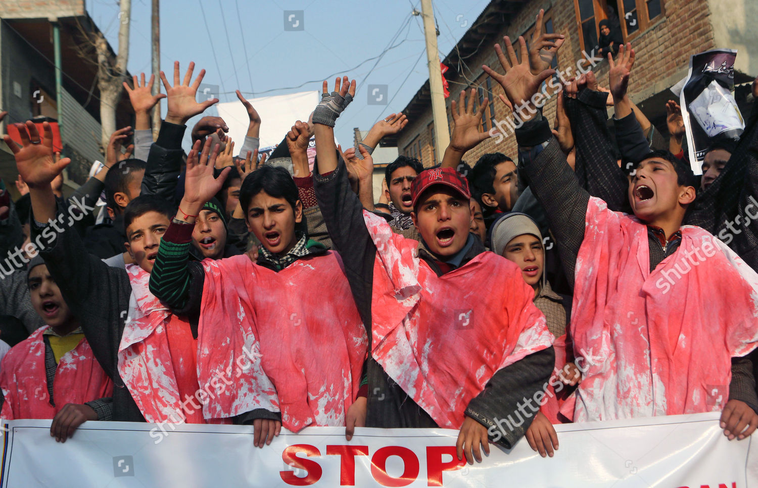 india-kashmir-protest-pakistan-attack-dec-2014-shutterstock-editorial-7953369d.jpg