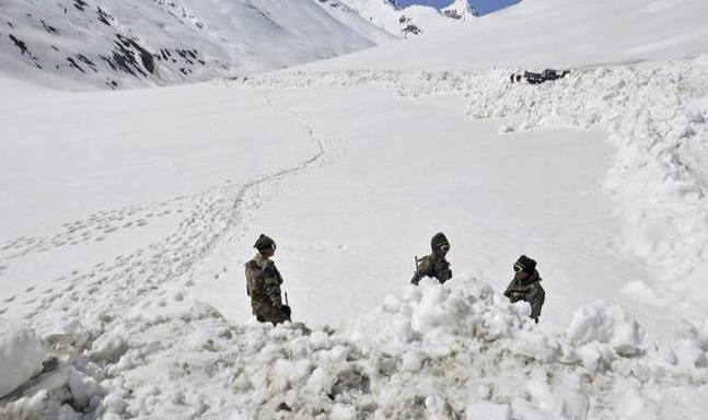 Indian-Army-to-Deploy-Snowmobile-Units.jpeg