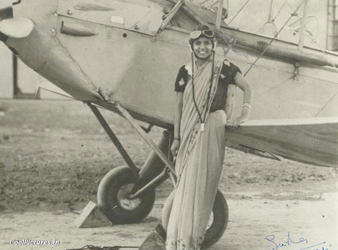 indian-woman-pilot-old-photo.jpg