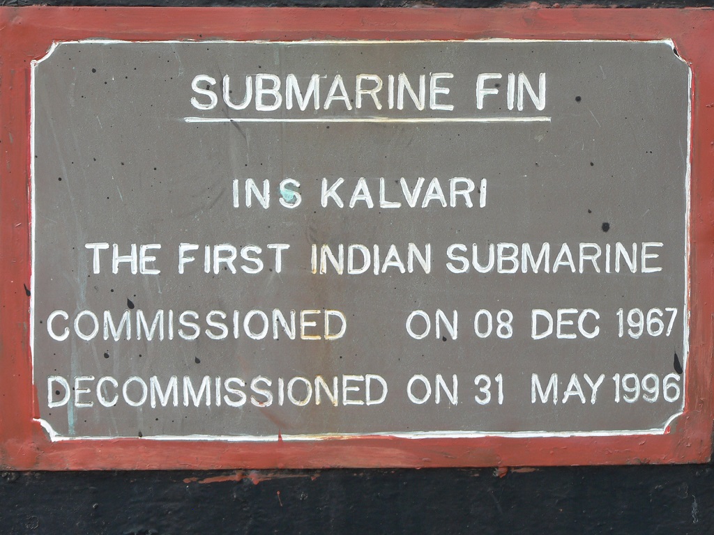 INS_Kalvari_Submarine_Fin_at_RK_Beach_04.jpg