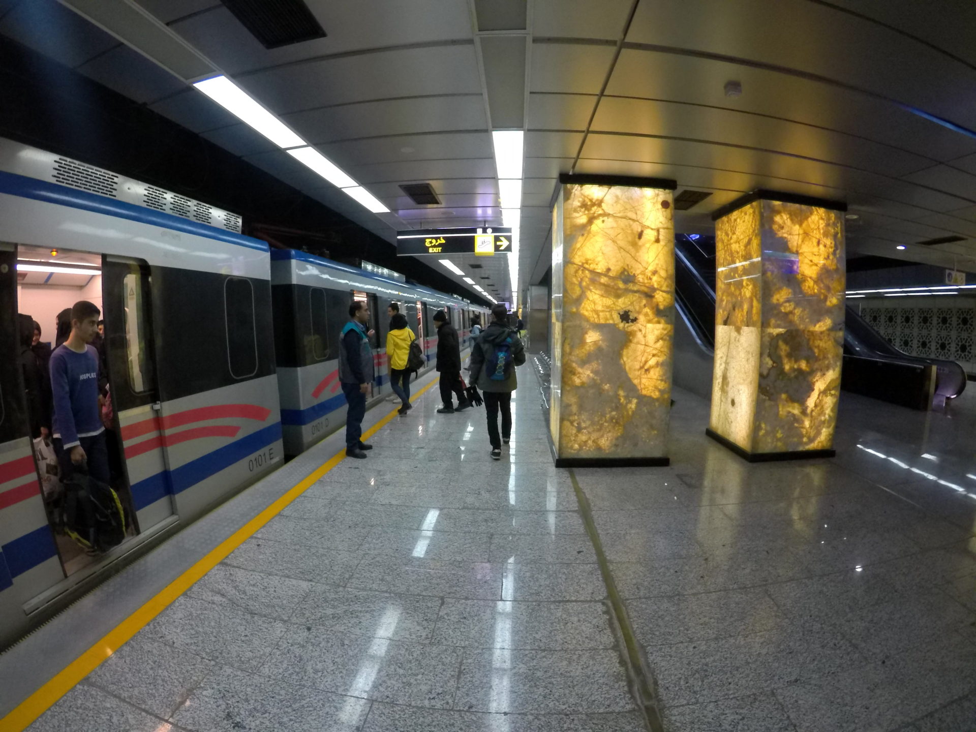 isfahan_metro.jpg