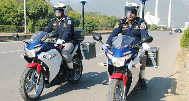 Islamabad-traffic-police.jpg