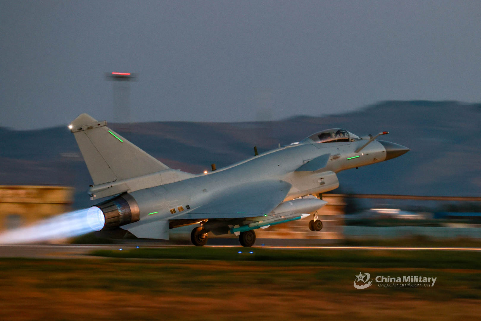 J-10C fully AB take off.jpg