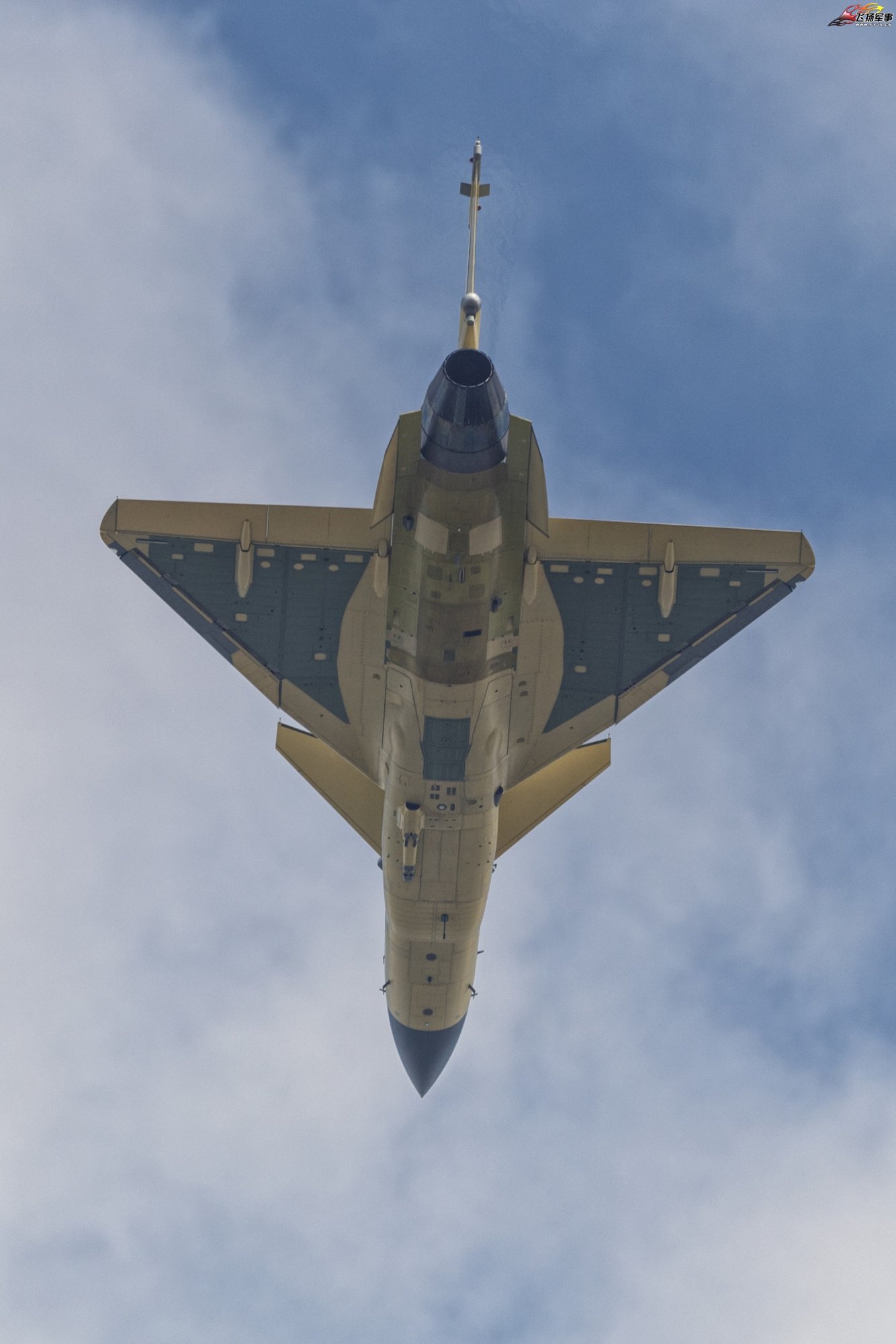 J-10C yellow XXL 1.jpg