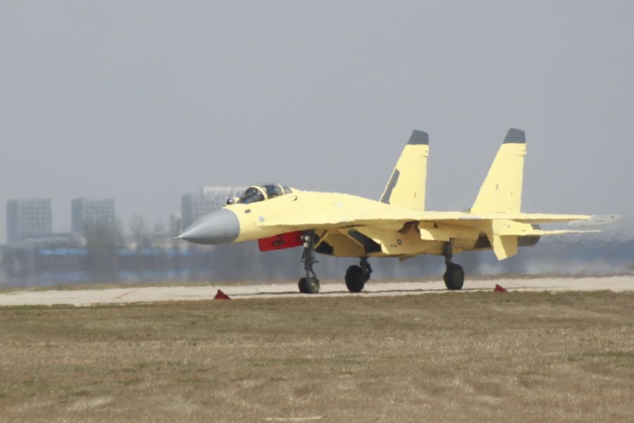 J-15 yellow 27.4.11 - 0.jpg