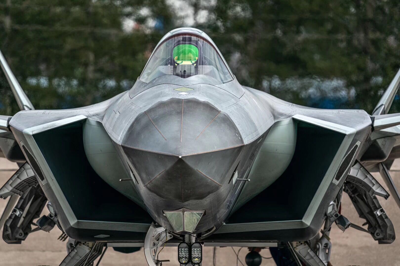 J-20 front mega.jpg