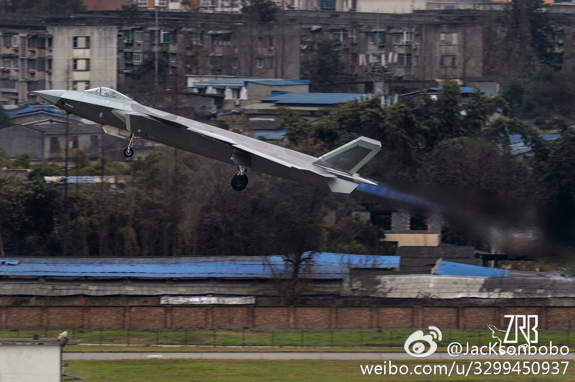 J-20A 78275 - 176. Brigade new camouflage - 20172021 - 2.jpg