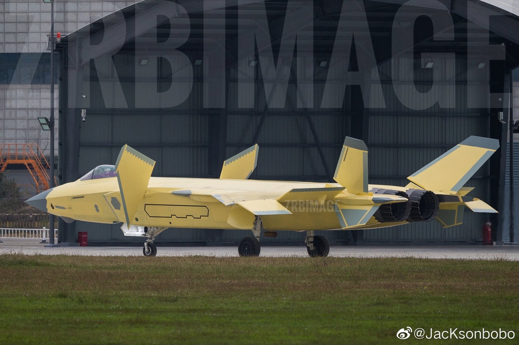 J-20A + WS-10B - 20191229 - 2.jpg