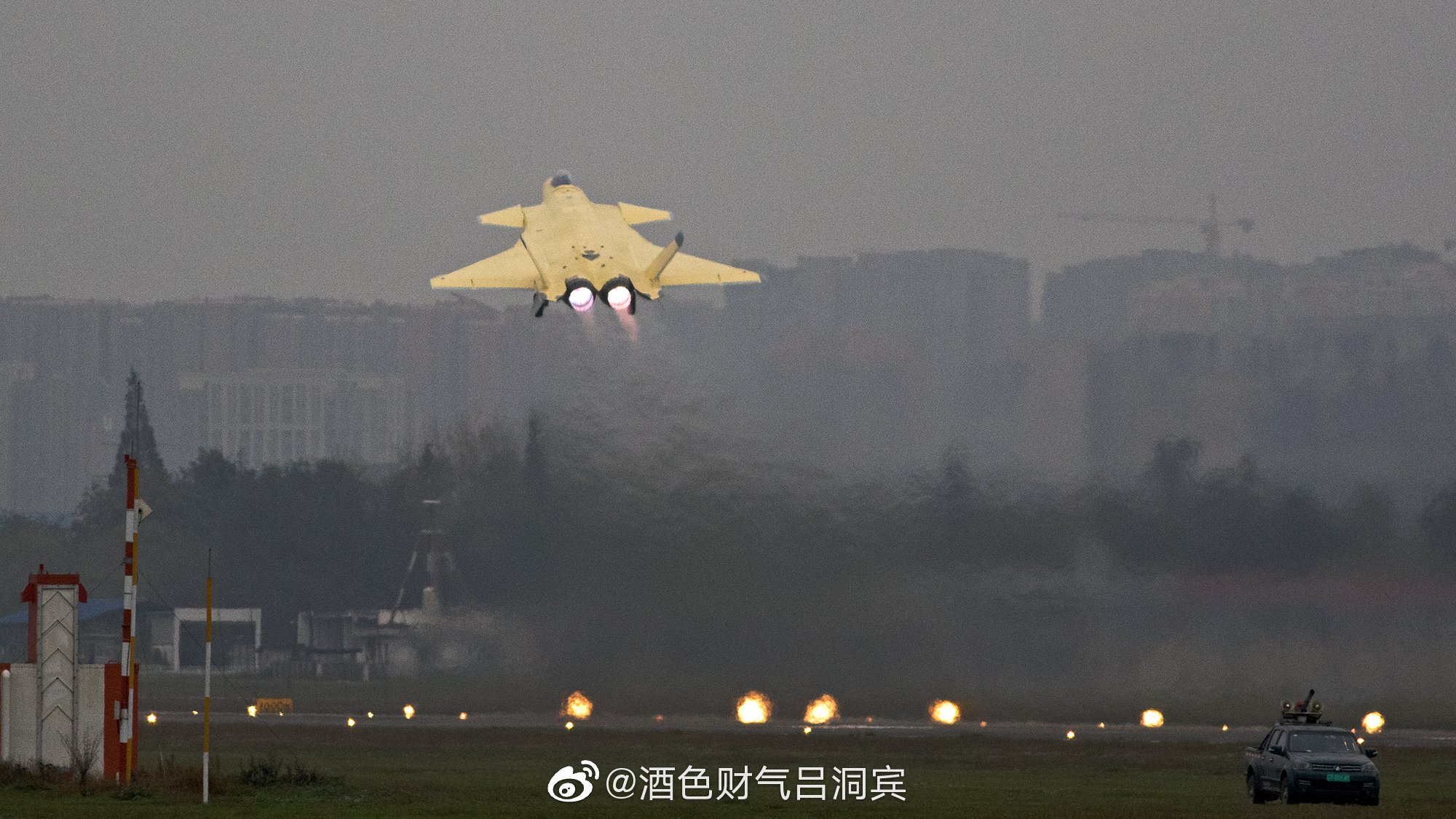 J-20A + WS-10B maybe - 20191128.jpg