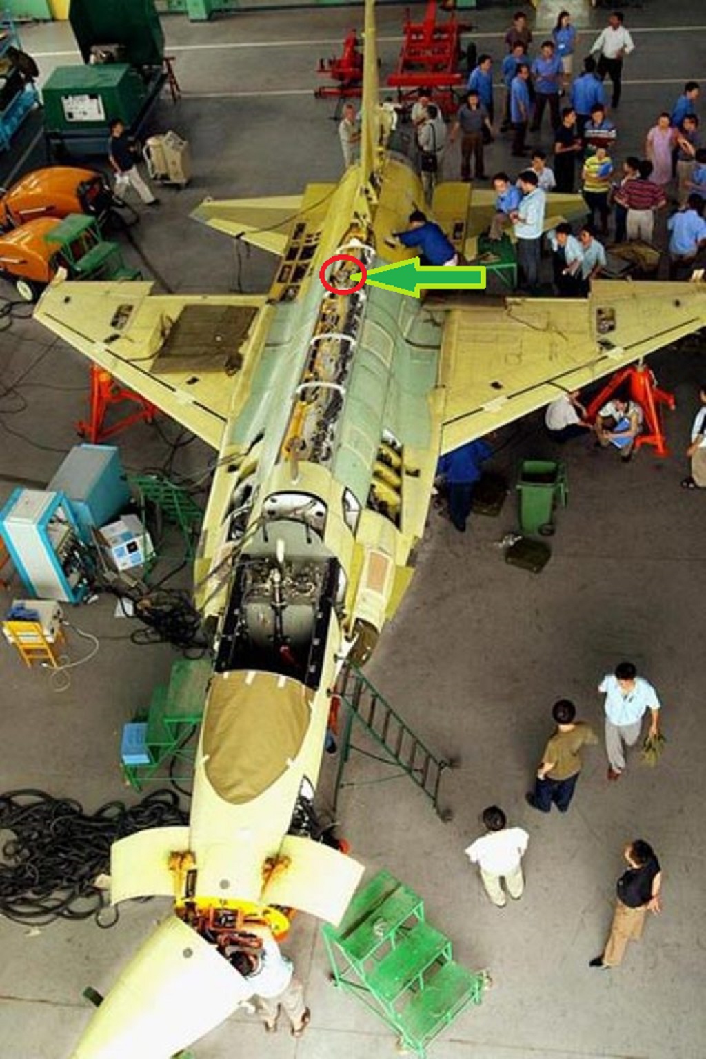 JF-17 Arrangements of fuel tank & plumbing in central fuselage-e.jpg