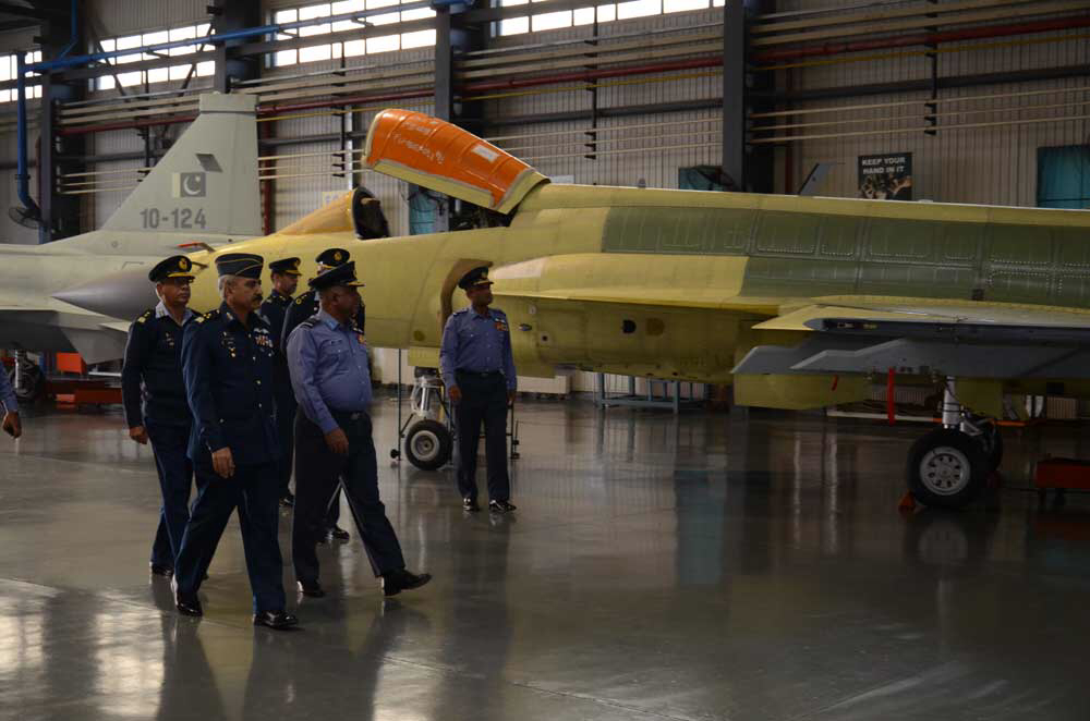 JF-17 Block II - aircraft 2P02 - late Nov. 14 - 2.jpg