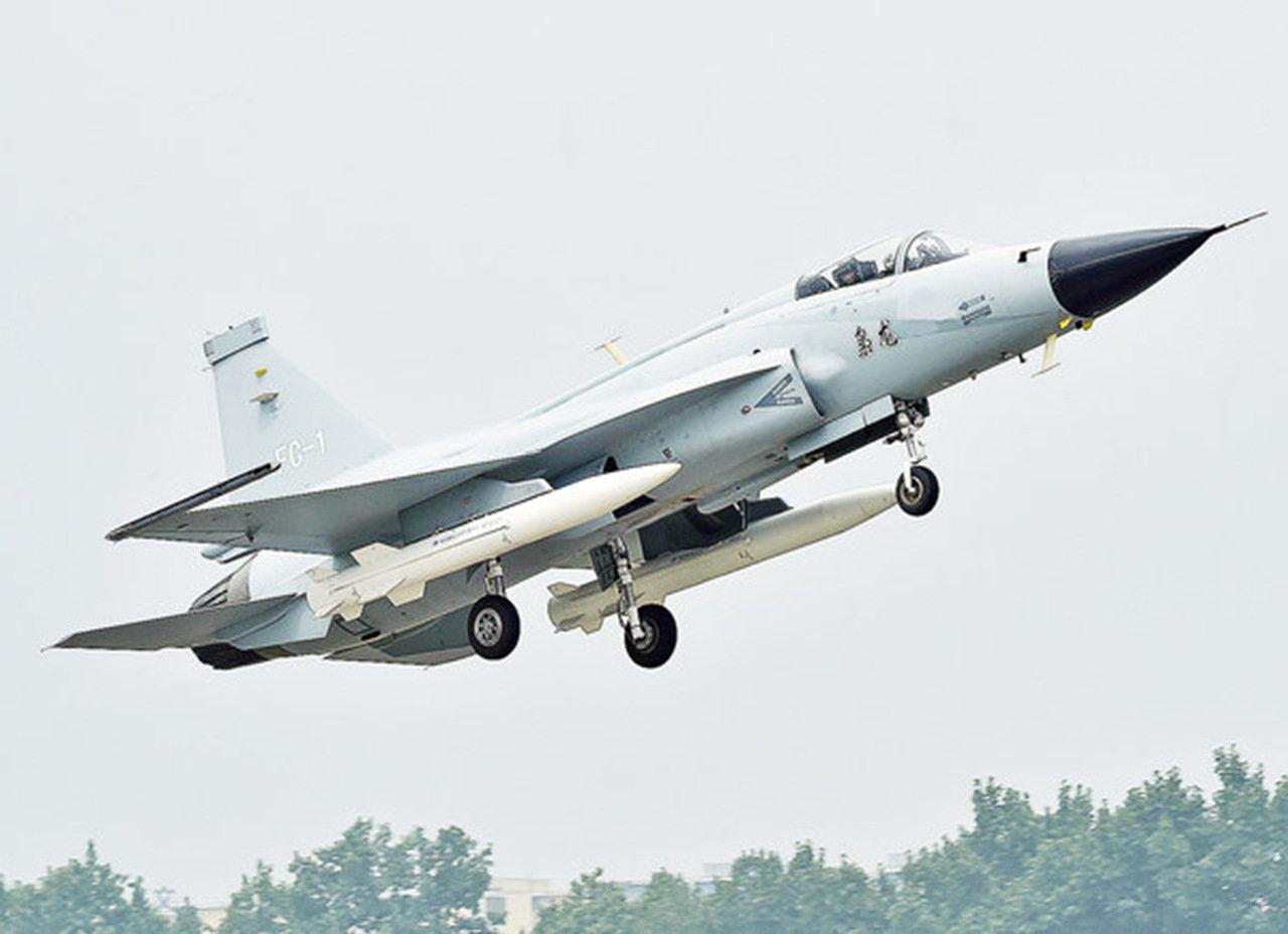 JF-17 - FC-1 prototype + CM-400AKG AShM.jpg