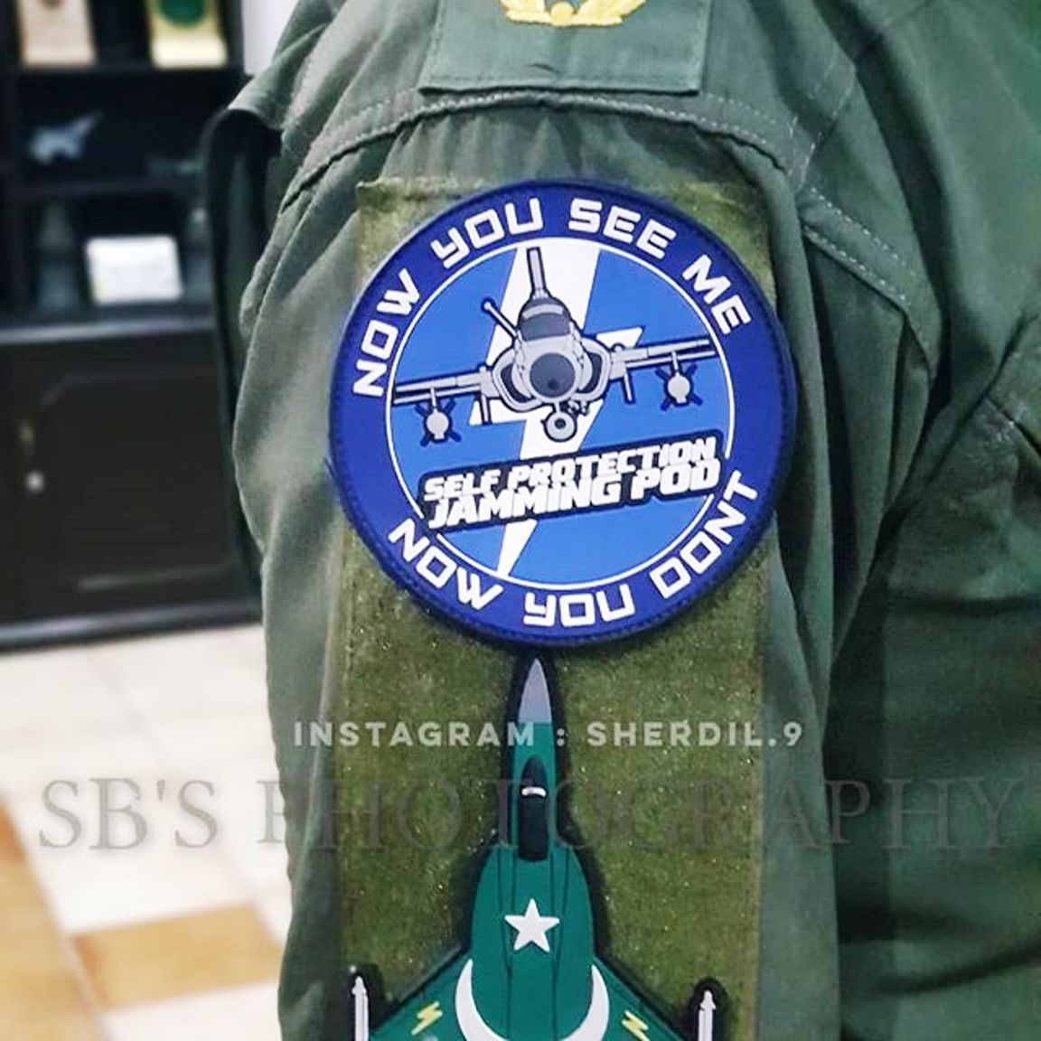 JF-17 POD[ec].jpg