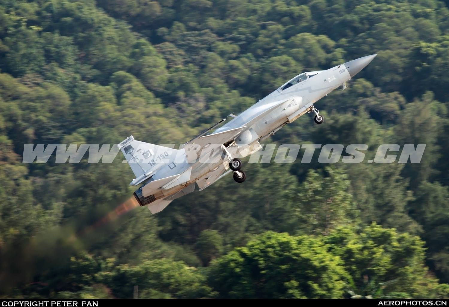 jf-17-red-engine-lining.jpg