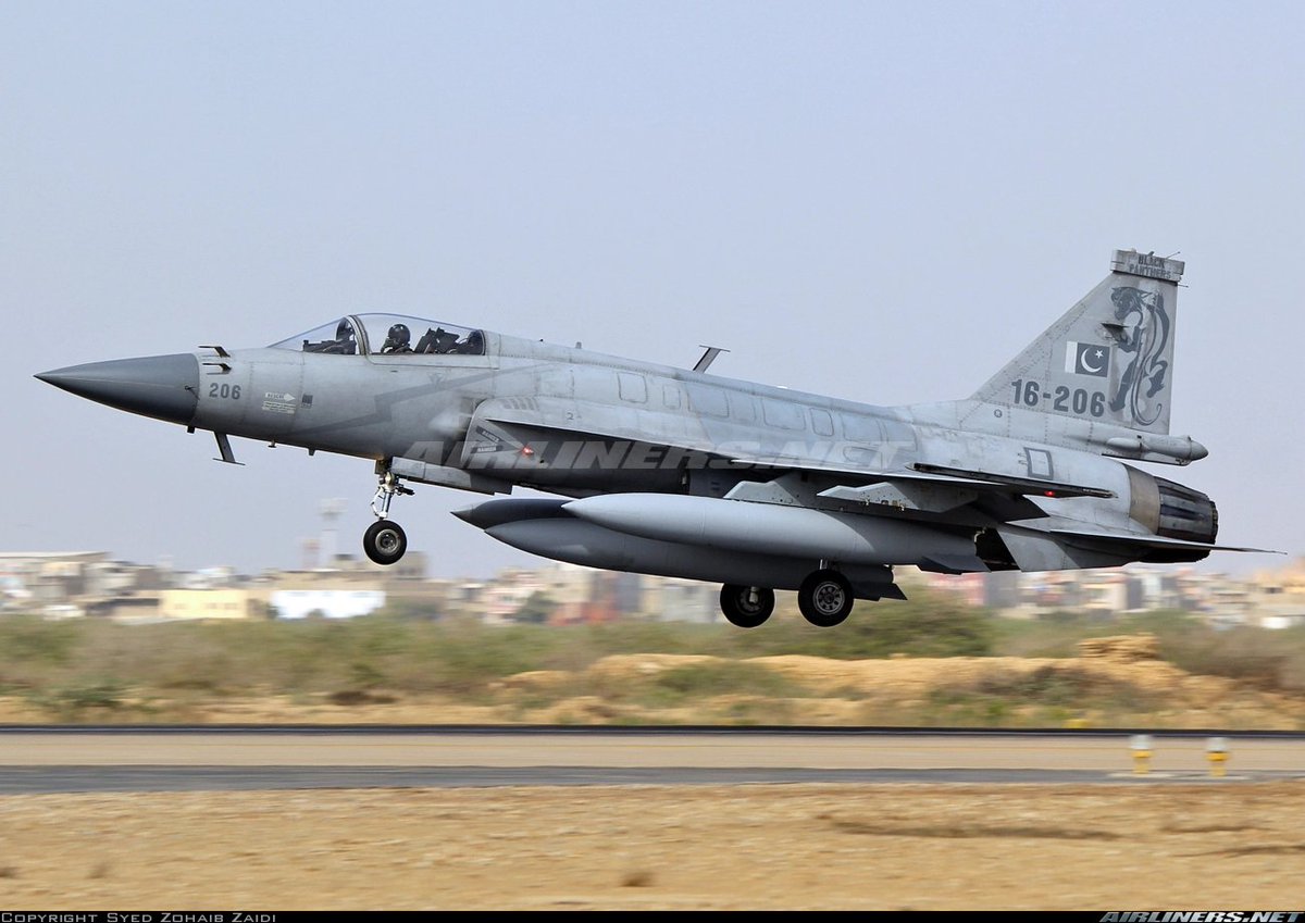 JF-17 Thunder 16-206 (2).jpg