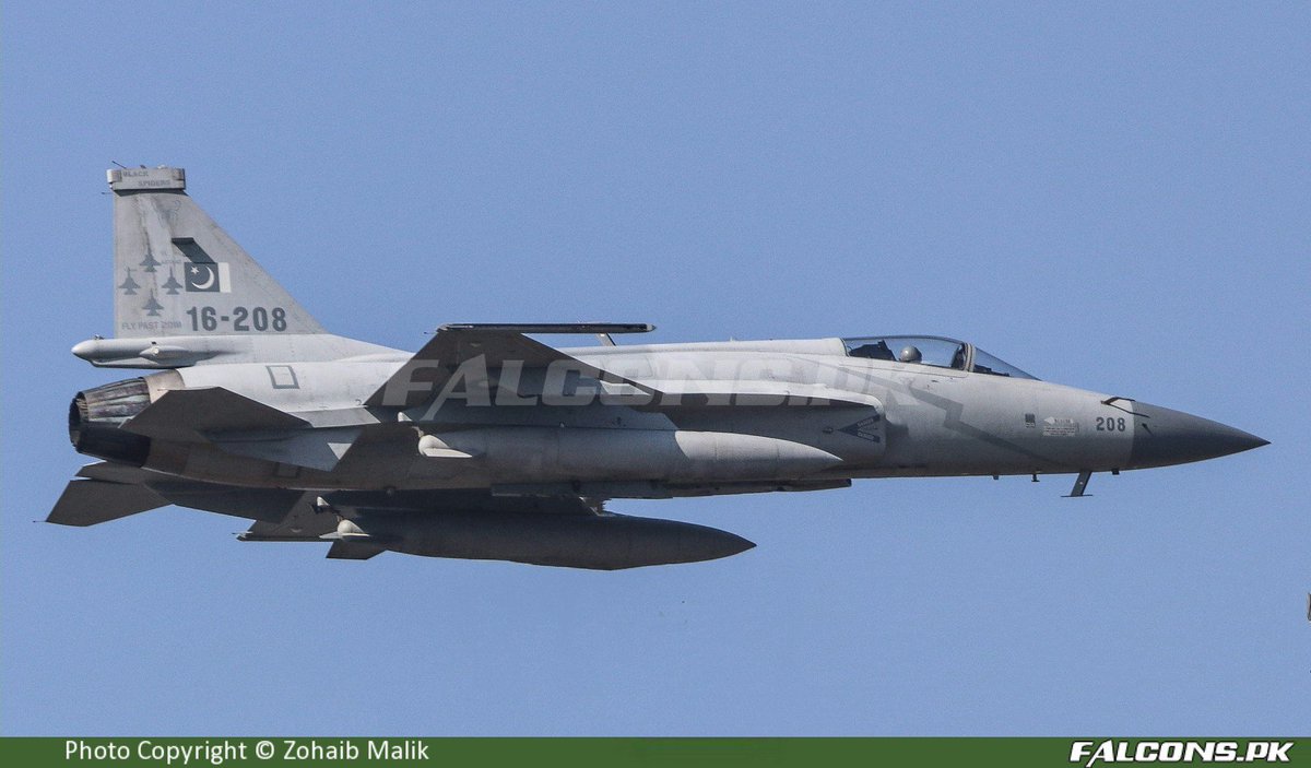 JF-17 Thunder 16-208.jpg