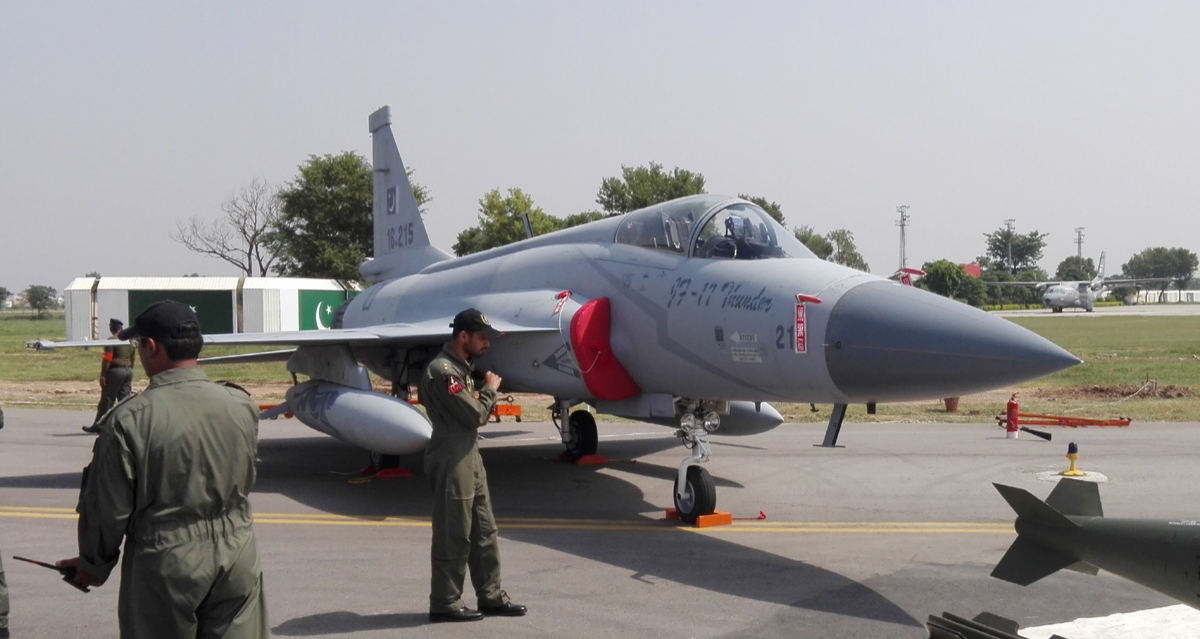 JF-17 Thunder 16-215.jpg