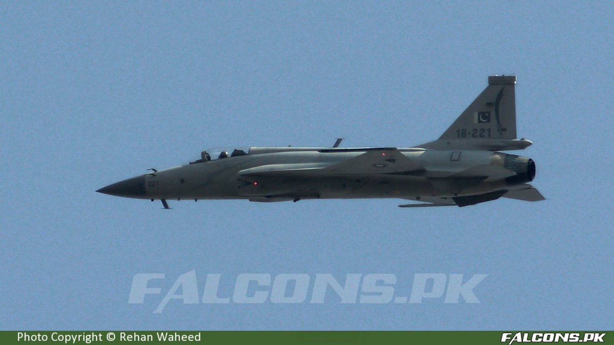 JF-17 Thunder 16-221.jpg