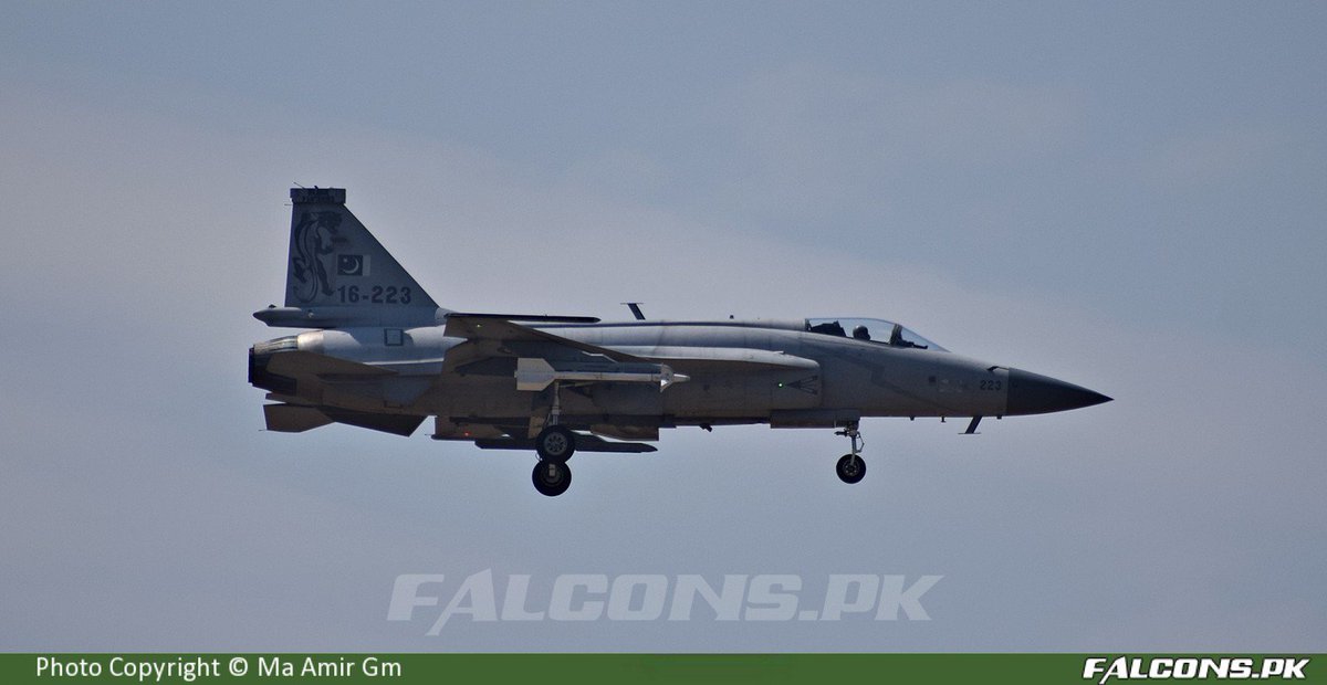 JF-17 Thunder 16-223.jpg