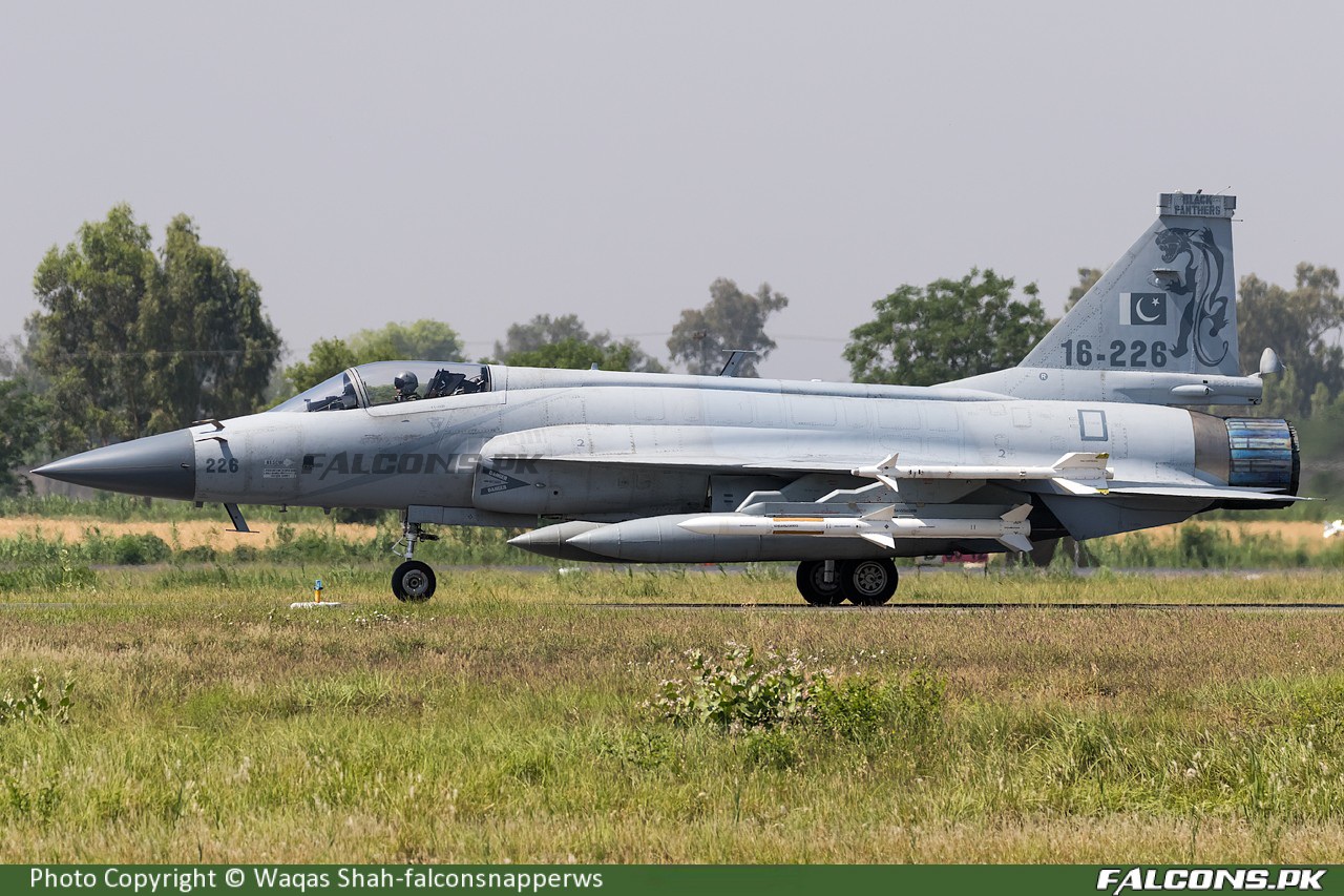 JF-17 Thunder 16-226.jpg