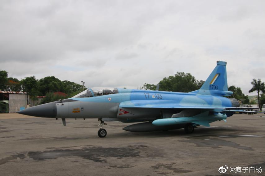 JF-17 Thunder 17-03 3.jpg