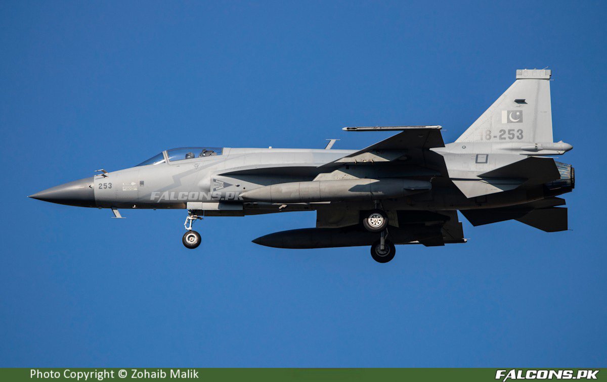 JF-17 Thunder 18-253.jpg