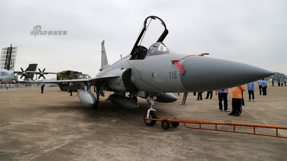 JF-17_04.jpg