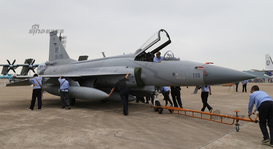 JF-17_07.jpg