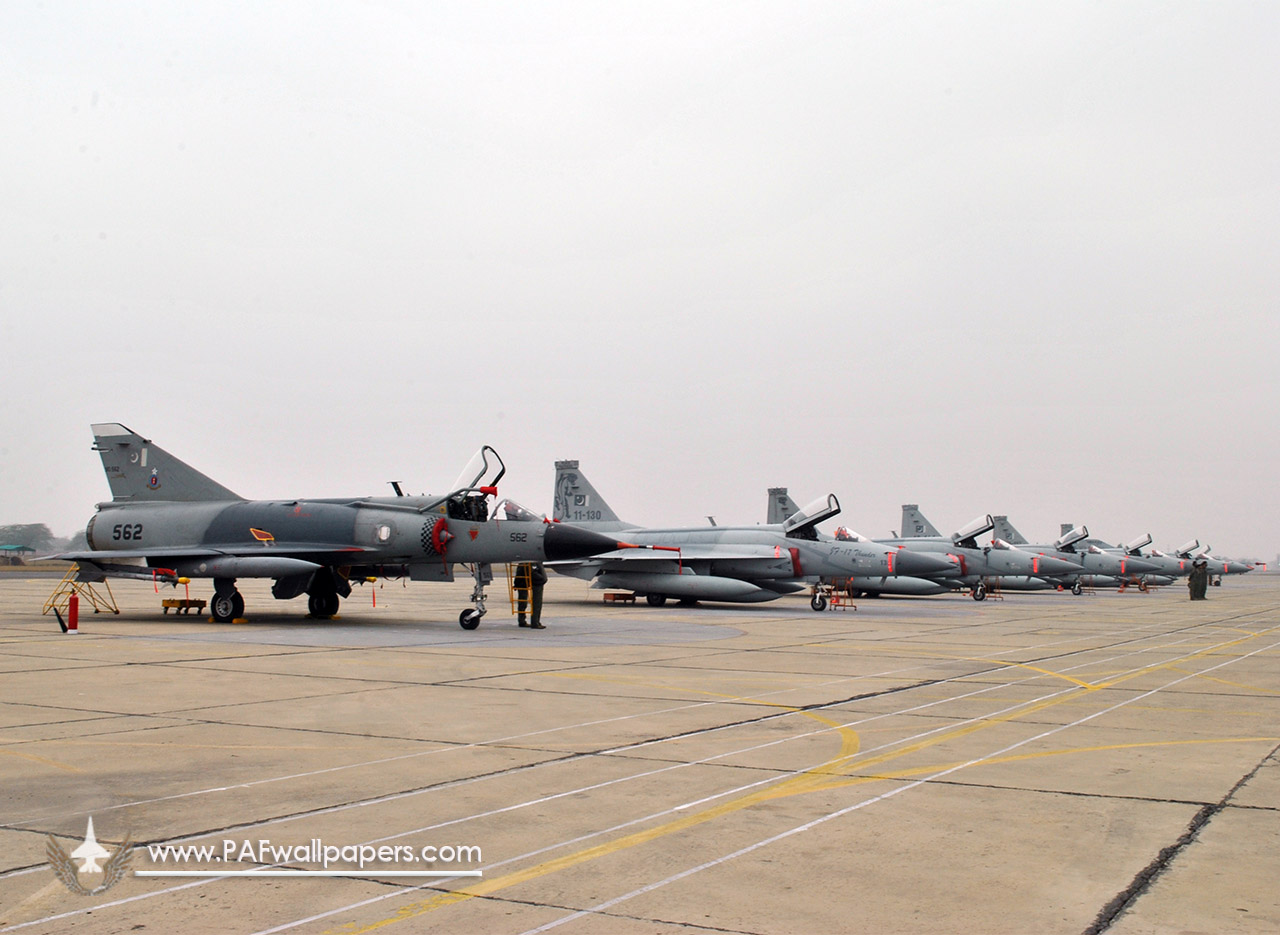 jf-17_thunder_ccs_combat_school_02.jpg