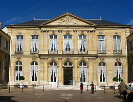 Jielbeaumadier_hotel_de_brienne_exterieur_paris_2008.jpg