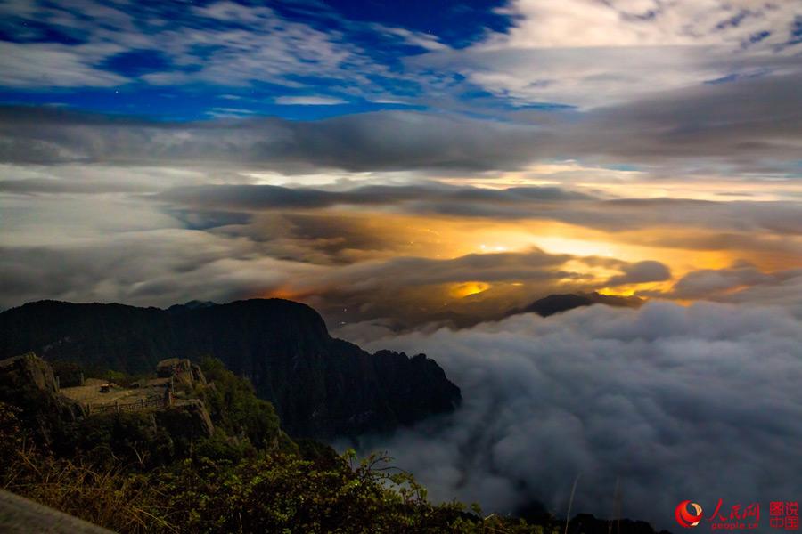 Jinding-Hill,Emei-Mountain,Sichuan.(2).jpg