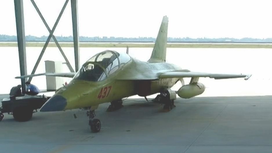 JL-10A no. 437 at Nanchang Yaohu Airport part.JPG