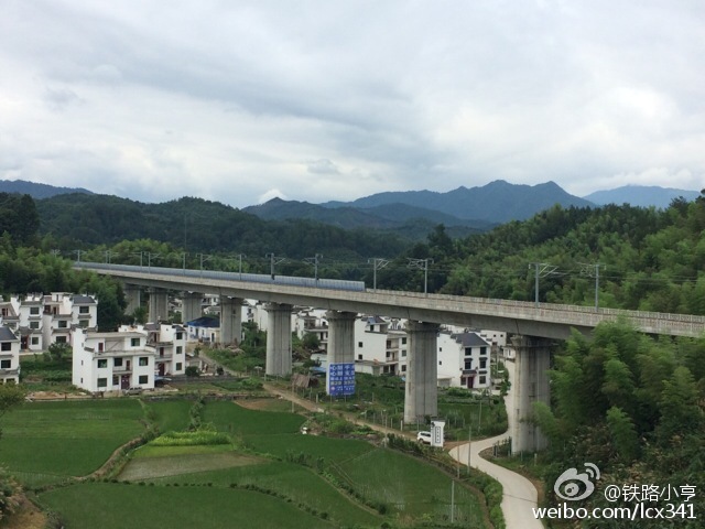 跋山又涉水，挂彩也坚持。这两天还真是出了几张能用的片子，值得了.jpg