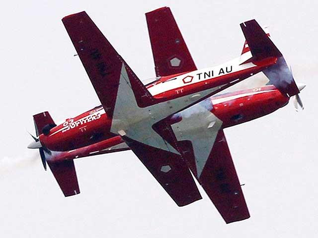 jupiter-aerobatic-team-performs.jpg