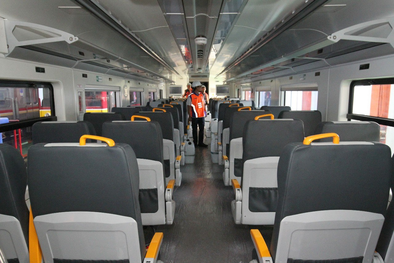 kereta-2.jpg