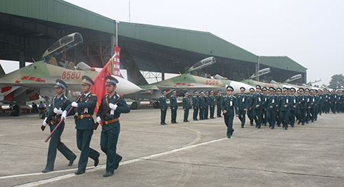 khong-quan-viet-nam-tang-cuong-bay-bien-xa_2711245[1].jpg