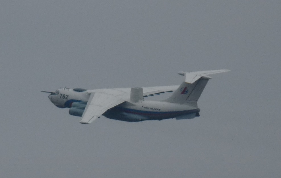 KJ-2000 prototype 762 without radome + WS-18 - 15.12.14 sx.jpg