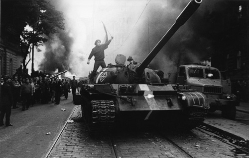 Koudelka-Russian-Tank-in-Prague.jpg