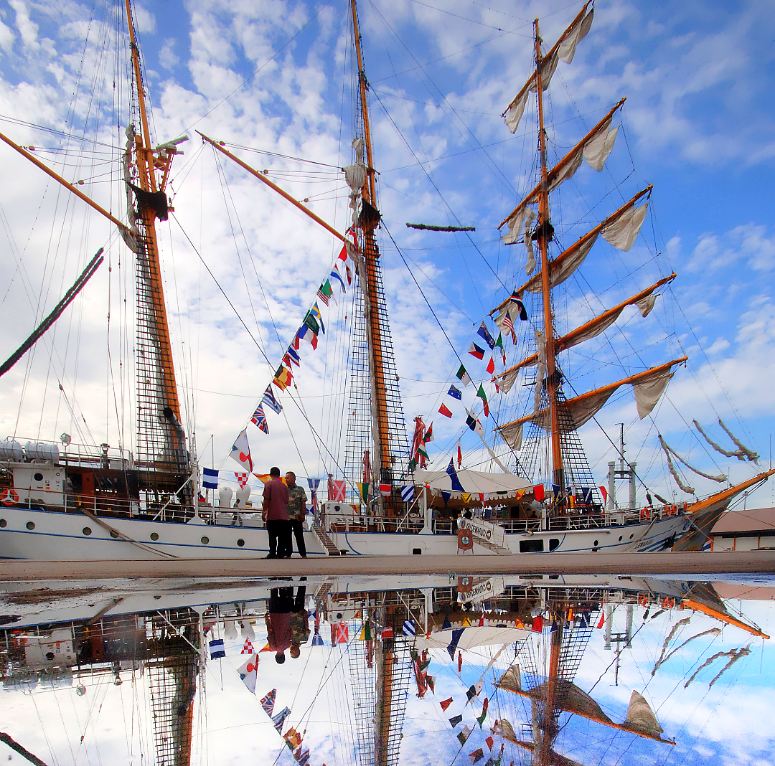 kri-dewaruci.jpg