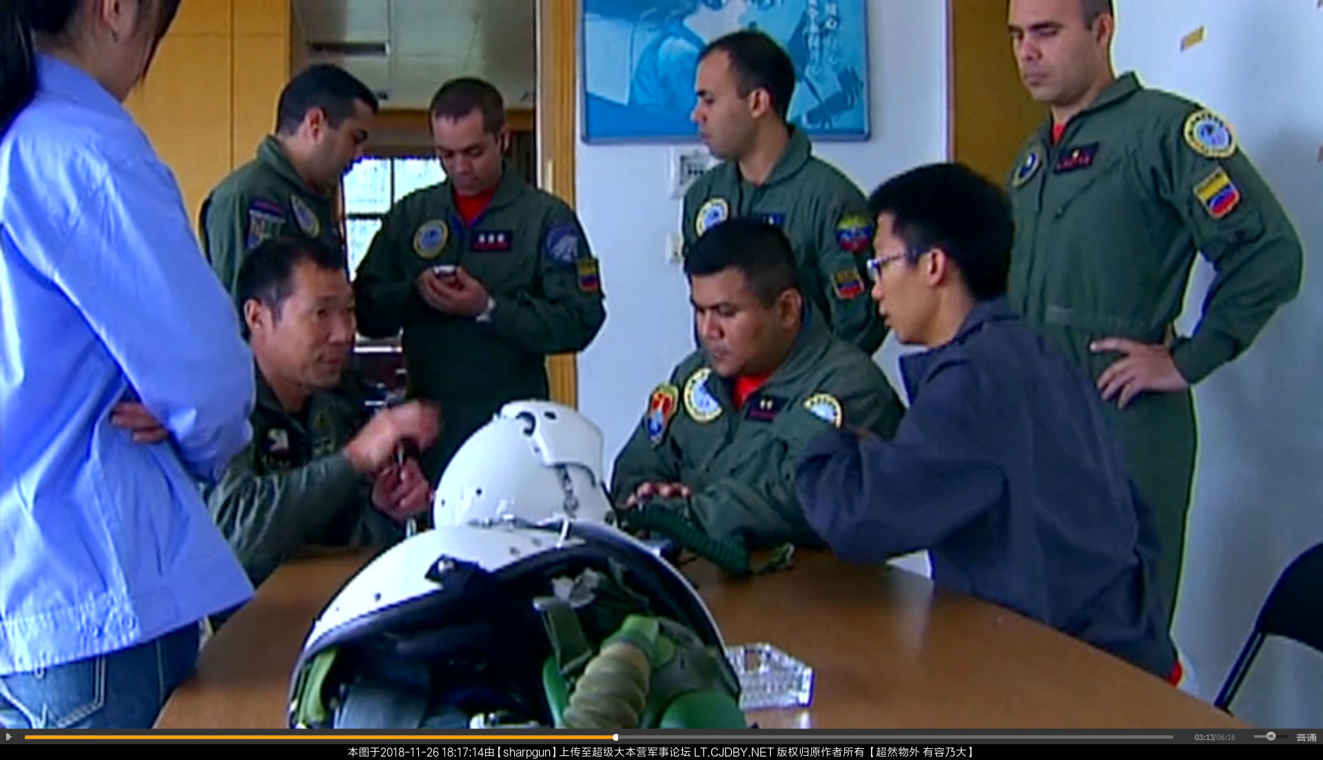 L-15 + Colombian pilots - 1.jpg