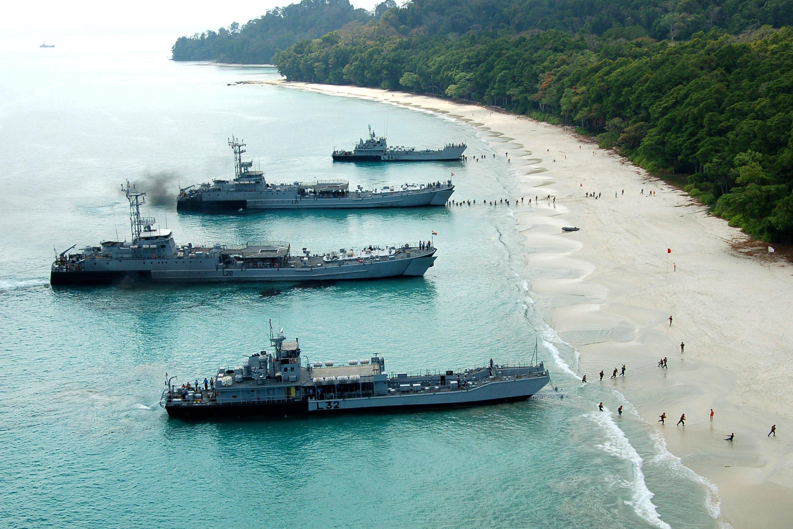 L-32,_L-34,_L-21,_L-22_LSTs_and_LCUs_beached.jpg