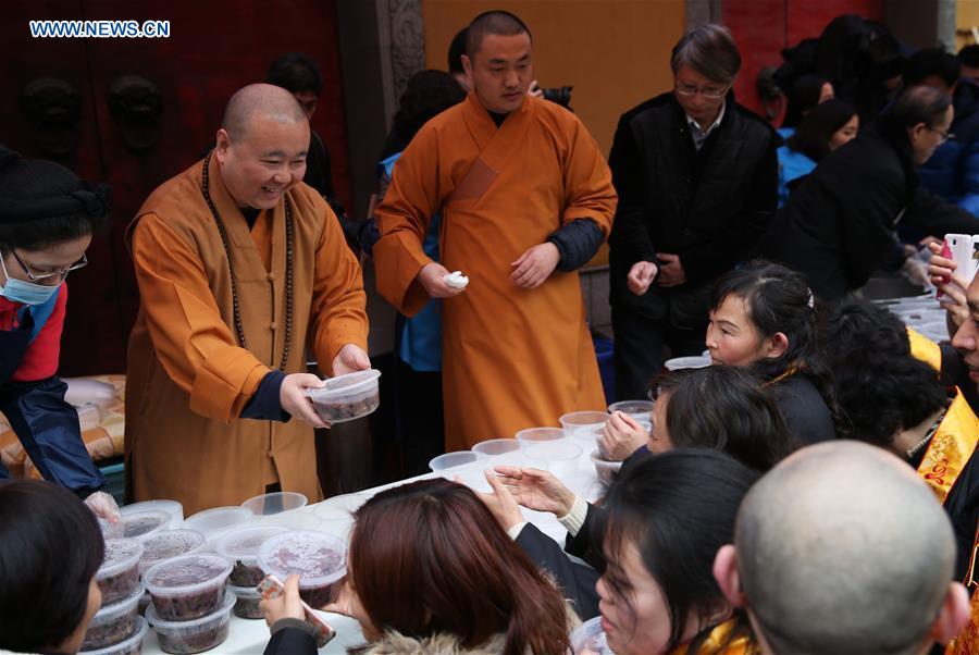 Laba.Festival.6a.Buddhist.temple,Shanghai.jpg