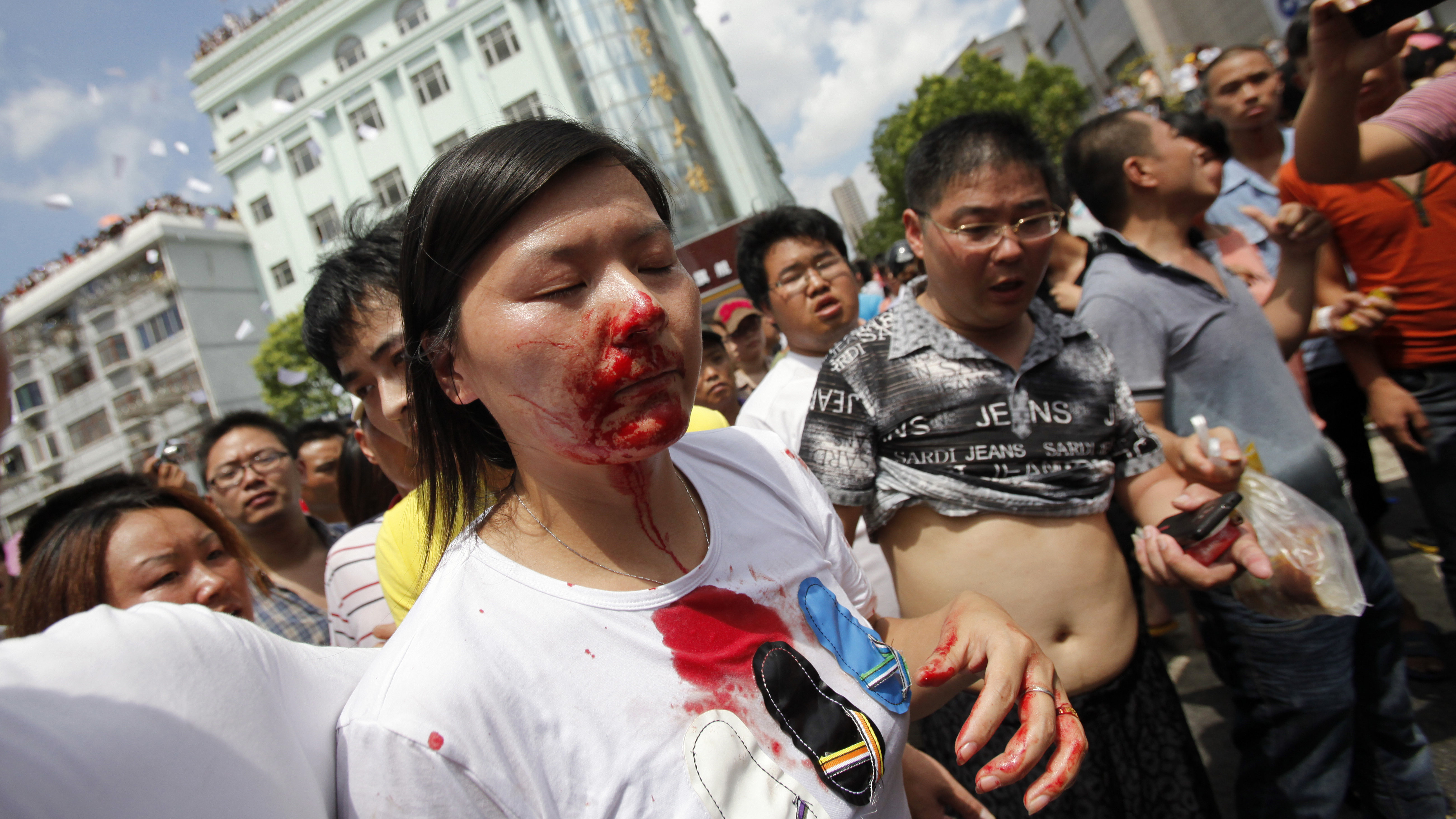 Largest crowd ever today protests corrupt chinese communist rulers2.jpg