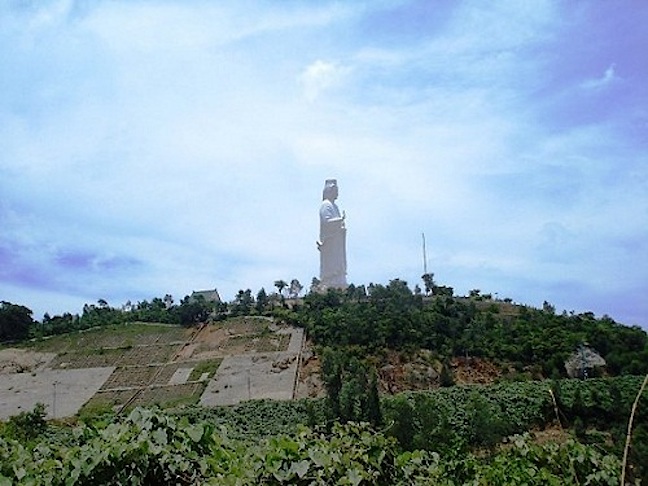 Linh Ung pagoda-1.jpg