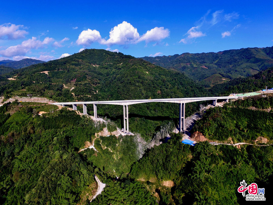 Longling-Ruili Expressway 4.JPG