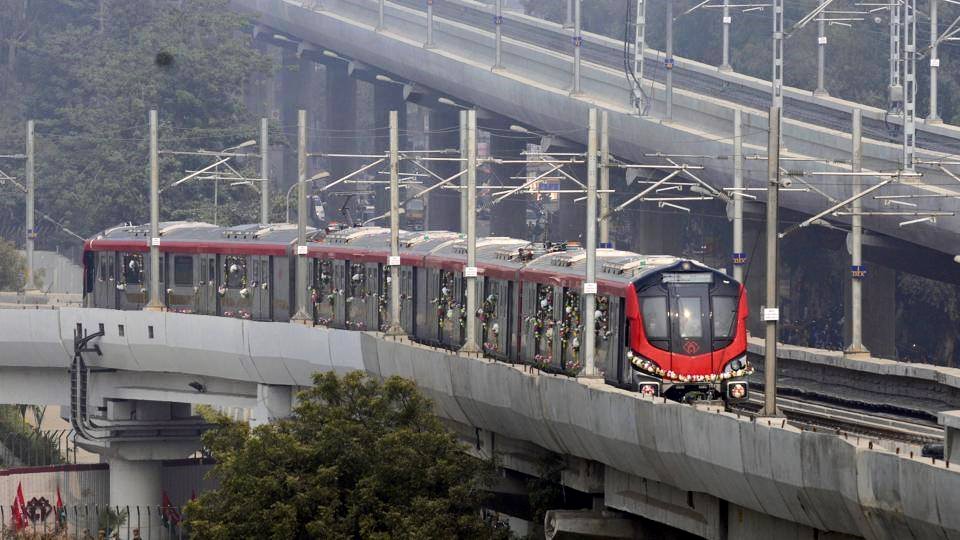 Lucknow_Metro_under_operation[1].jpg